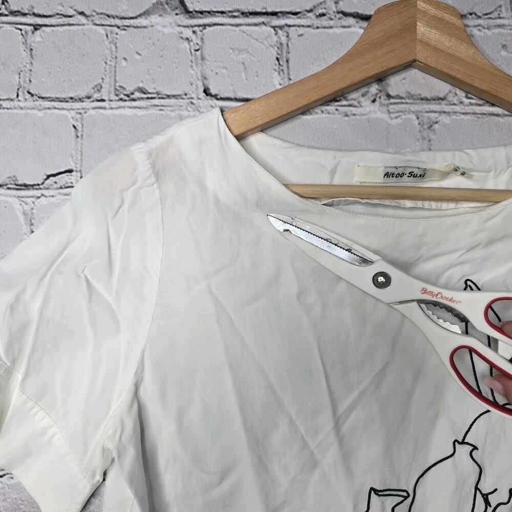 Aitoo Suxi Stich Embroidered Femme Fatale Short Sleeve Blouse Size Medium - Picture 9 of 10